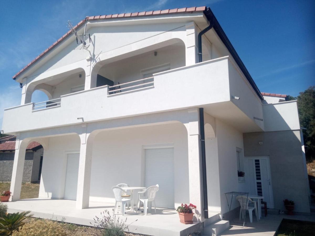 Apartmani Sol Vlasici Pag Town Exterior foto