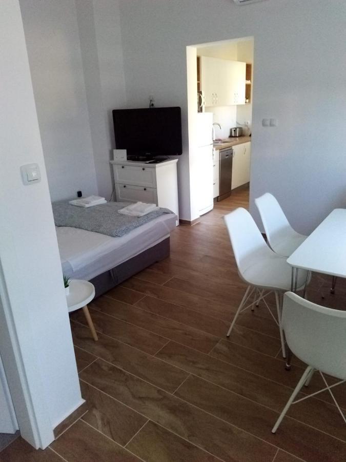 Apartmani Sol Vlasici Pag Town Exterior foto